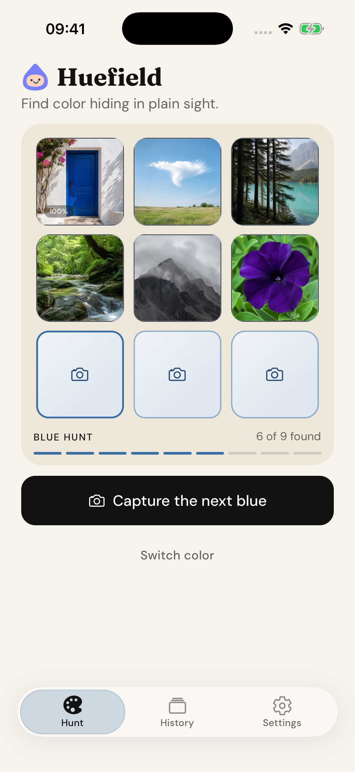 Huefield on iPhone: a color hunt filled with sample photographs